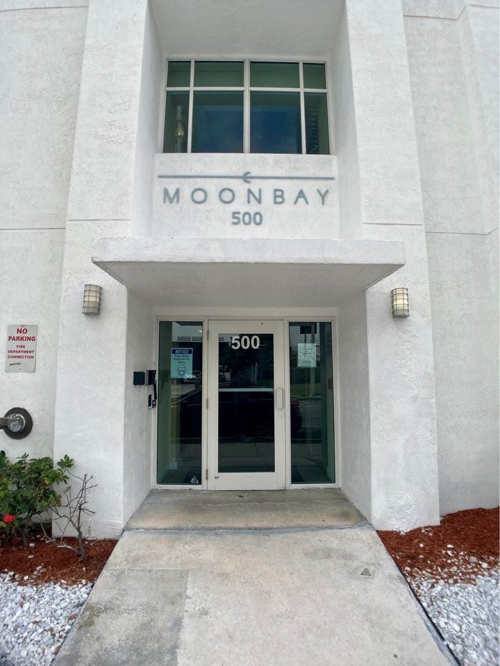 Building Photo - 500 NE 29th St