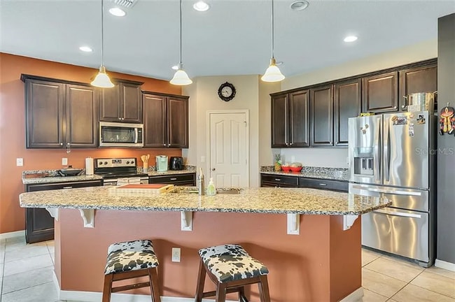 Building Photo - 11860 Thatcher Ave