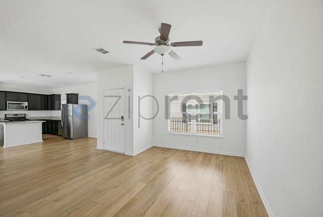 Building Photo - 10843 Emerick St