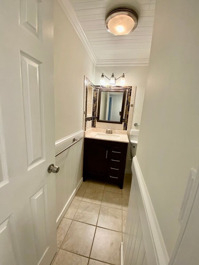 Building Photo - Great Condo in Pompano Beach Just West of ...