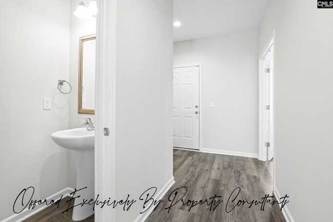 Building Photo - 13 Spinney Ct