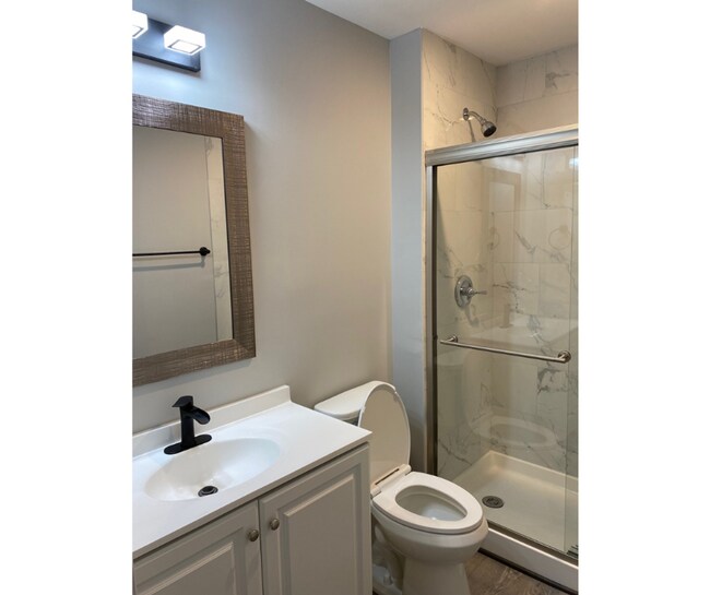 Building Photo - 15 Village Rd