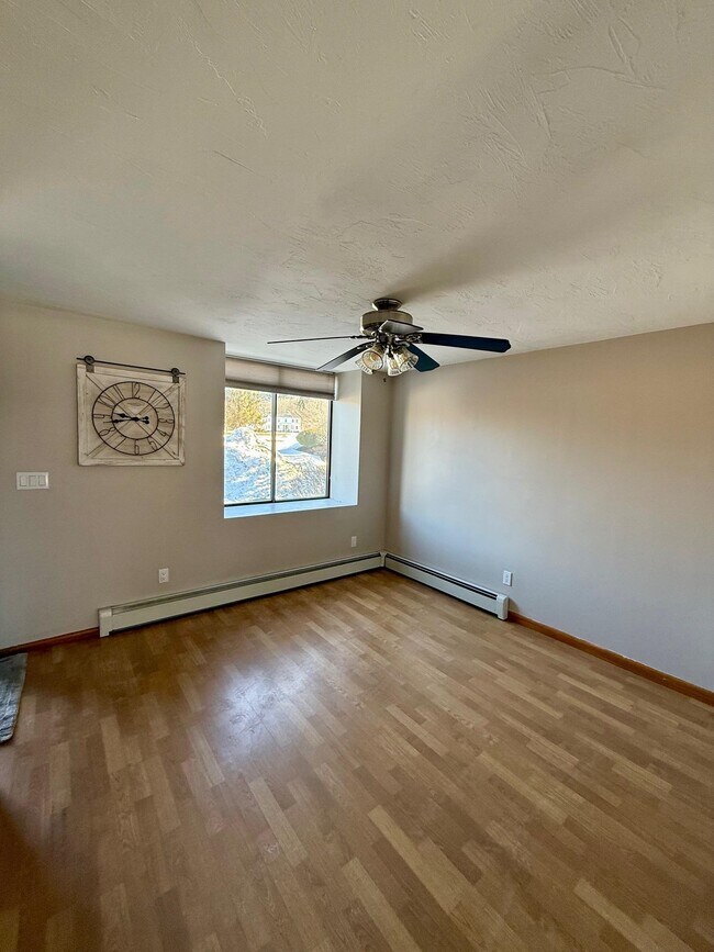 Building Photo - 9 Savage Ct