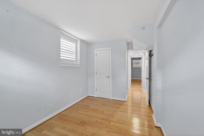 Building Photo - 420 16th St SE