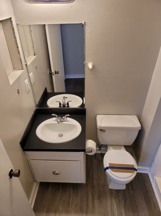 Building Photo - 361 Hickory Hill Dr