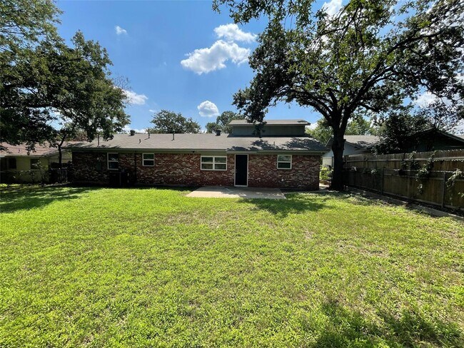 Building Photo - 3 BR/2.5BA | Newly Renovated Single Family Home | 1-Car Covered Parking | Gated backyard