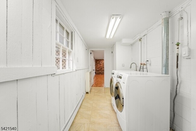 Building Photo - 59 Ferguson Rd