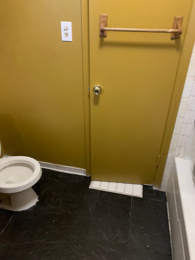 Building Photo - 2626 Lauretta Ave