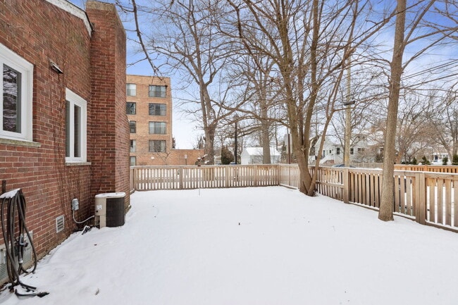 Building Photo - 2607 McDaniel Ave