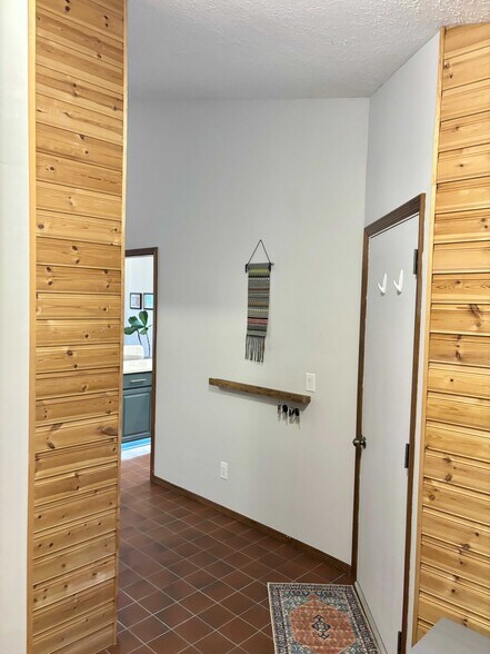 Building Photo - 2691 S McCartney Ln
