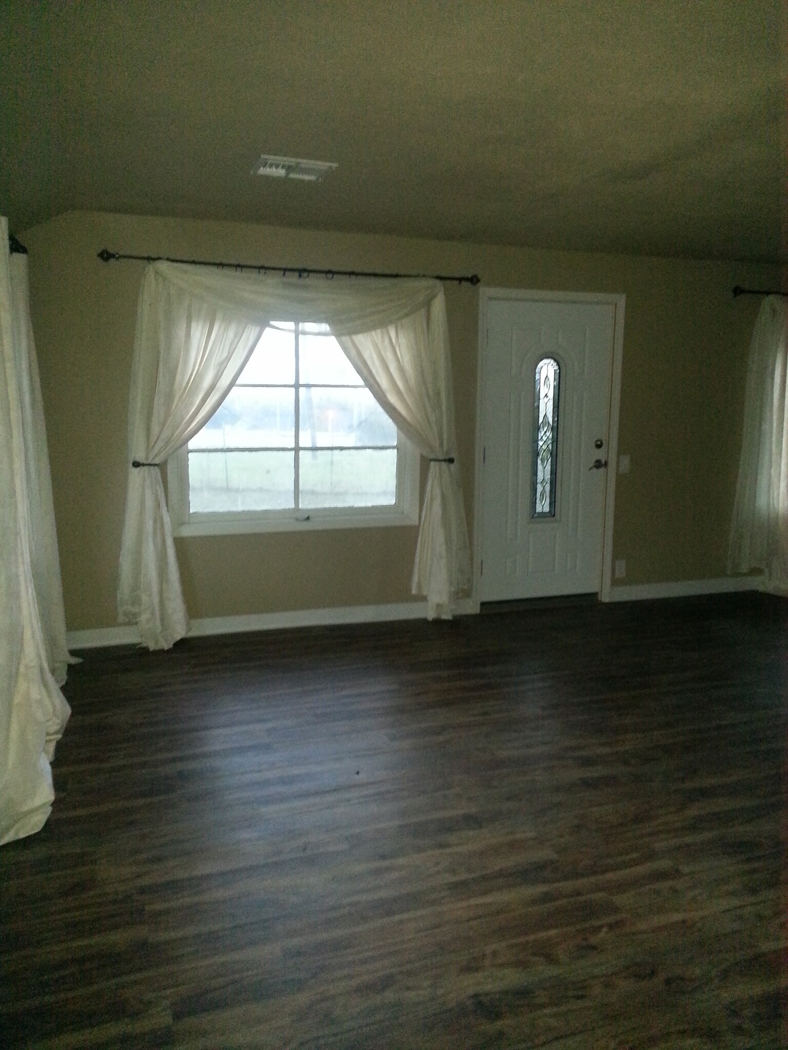 Building Photo - 2654 N Foothill Road