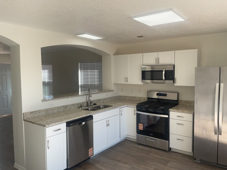 Building Photo - 1008 Desert Paintbrush Loop