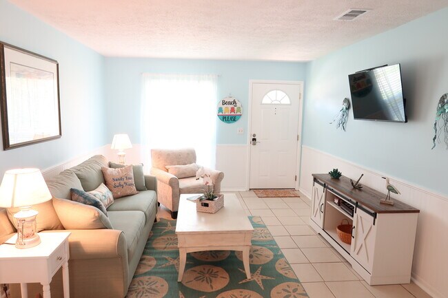 Building Photo - 6326 Sunset Dr