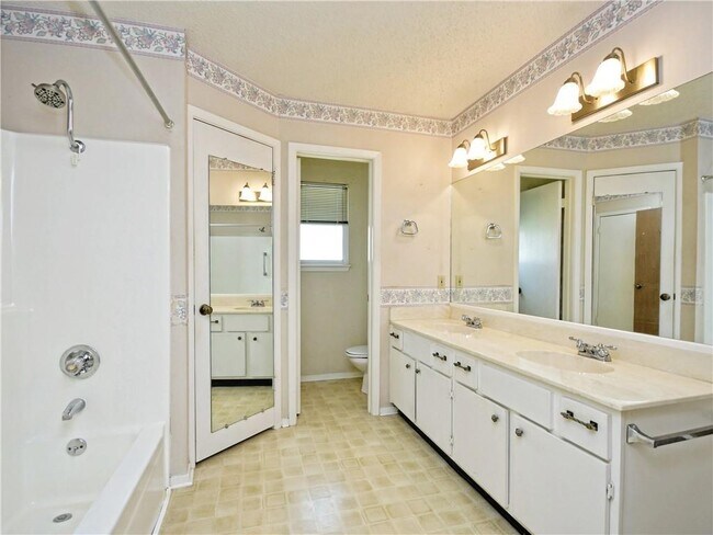 Building Photo - 11502 Toledo Dr