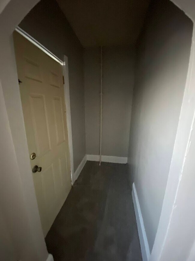 Building Photo - 2415 S 16th St.