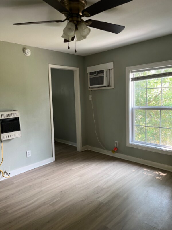 Building Photo - 608 Price St