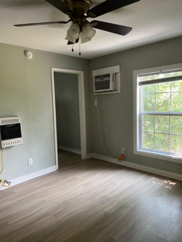 Building Photo - 608 Price St