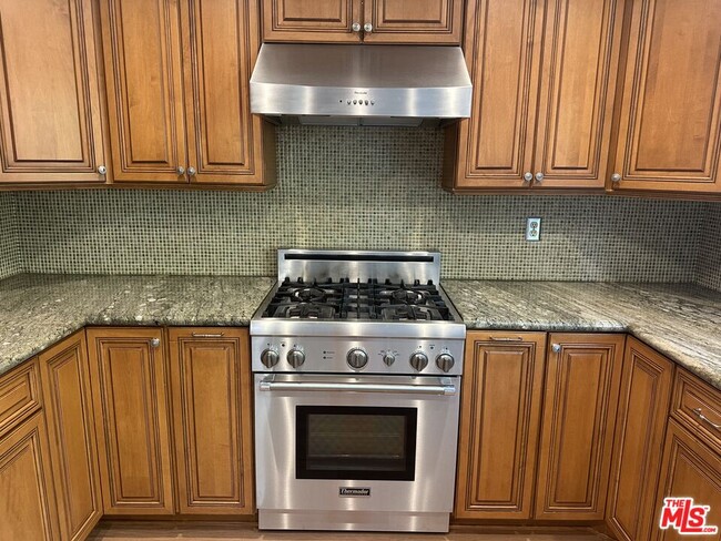 Building Photo - 26065 Redbluff Dr