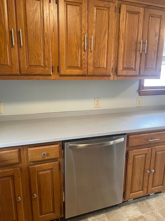 Building Photo - 86 Pond St