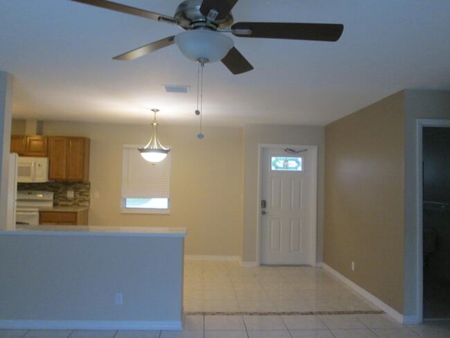 Building Photo - 2457 Pinecrest Ct