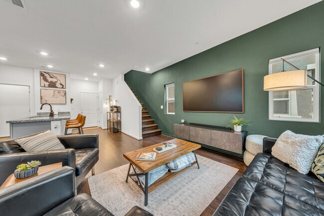 Building Photo - 6001 San Rafael Ln