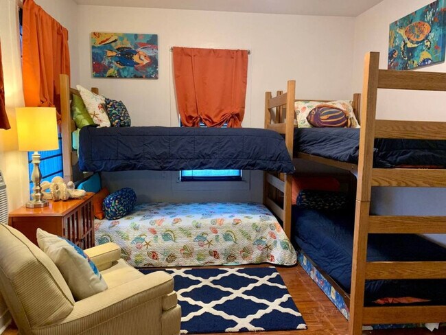 Building Photo - 2521 Avenue Q