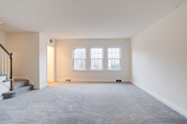 Building Photo - 1809 Glen Ridge Rd