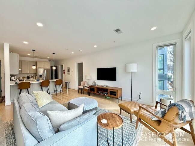 Building Photo - 4335 Harrison St NW