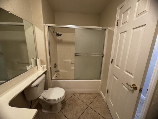 Building Photo - Riverbank