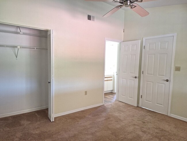 Building Photo - BOUCHELLE ISLAND - RIVERFRONT 2BR 2BA CONDO!!