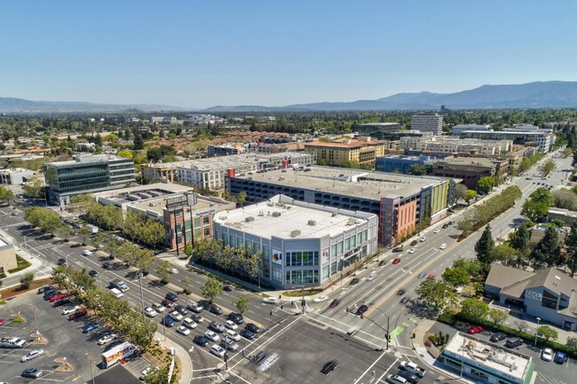 Building Photo - 334 Santana Row