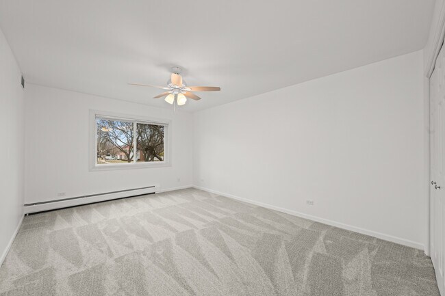 Building Photo - 715 Falcon Dr