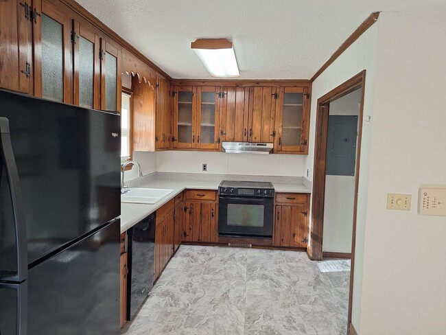 Building Photo - Splendid Garden Cottage in Lugoff, SC!