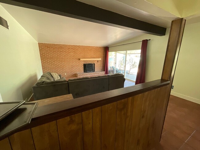 Building Photo - Eastside home with privacy on cul-de-sac