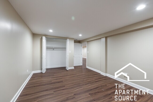 Building Photo - 2118 N Avers Ave