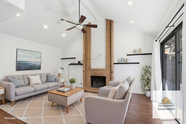 Building Photo - Beautifully Remodeled 3BD Townhome | Multi-Zone A/C | Private Patio