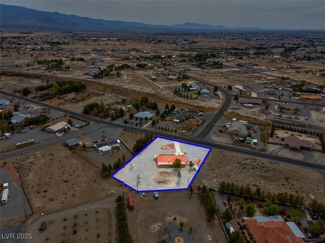 Building Photo - 1800 Red Rock Dr