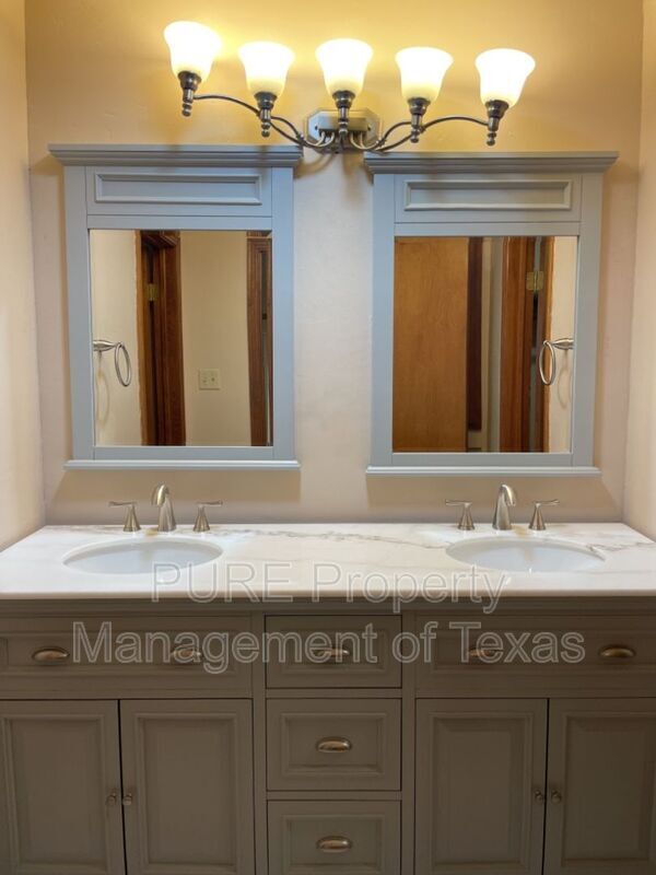 Building Photo - 2004 Walsh Dr