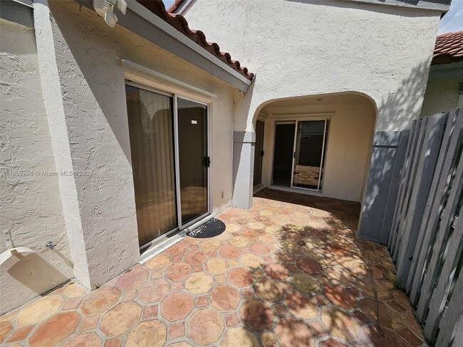 Building Photo - 1562 Springside Dr