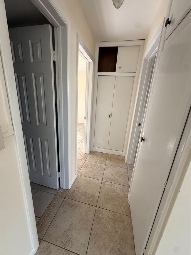 Building Photo - 220 Inlet Way