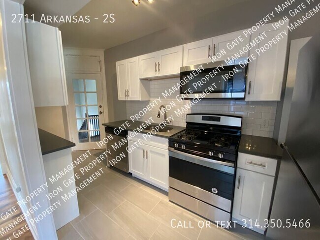 Building Photo - 2711 Arkansas-2S