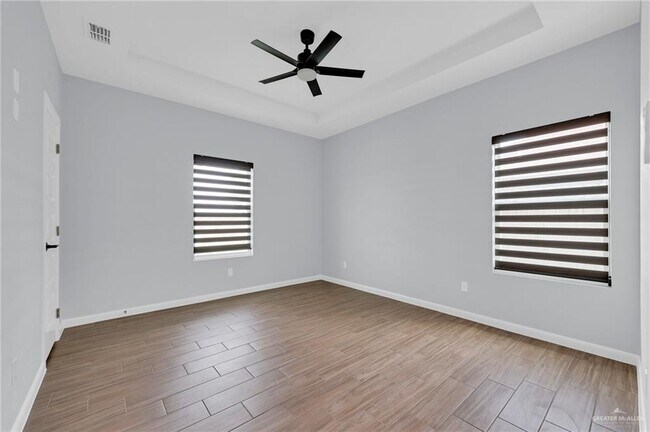 Building Photo - 3307 Aurora Ln