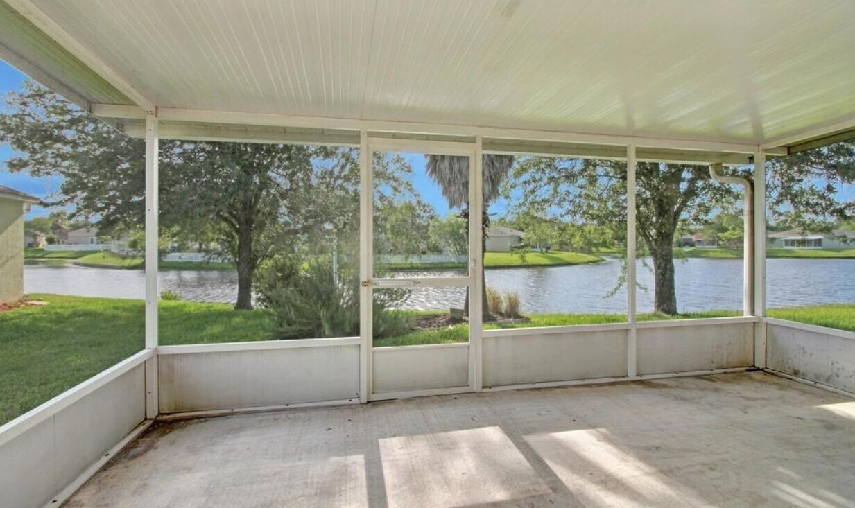 Building Photo - 90 Reeding Ridge Dr E