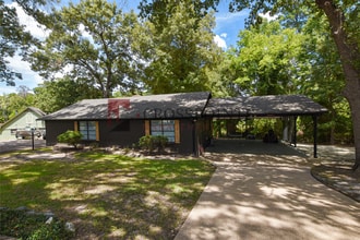 Building Photo - Almost Ready! 2 Bedroom 1 Bath ON Lake Palestine!