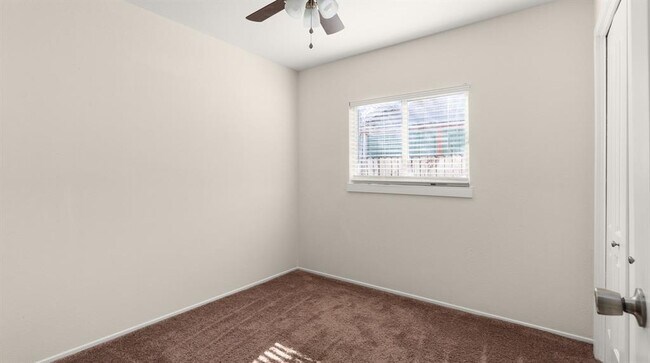 Building Photo - 1618 Chippeway Ln