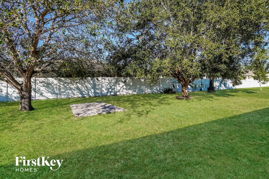 Building Photo - 1828 SW 3rd Pl