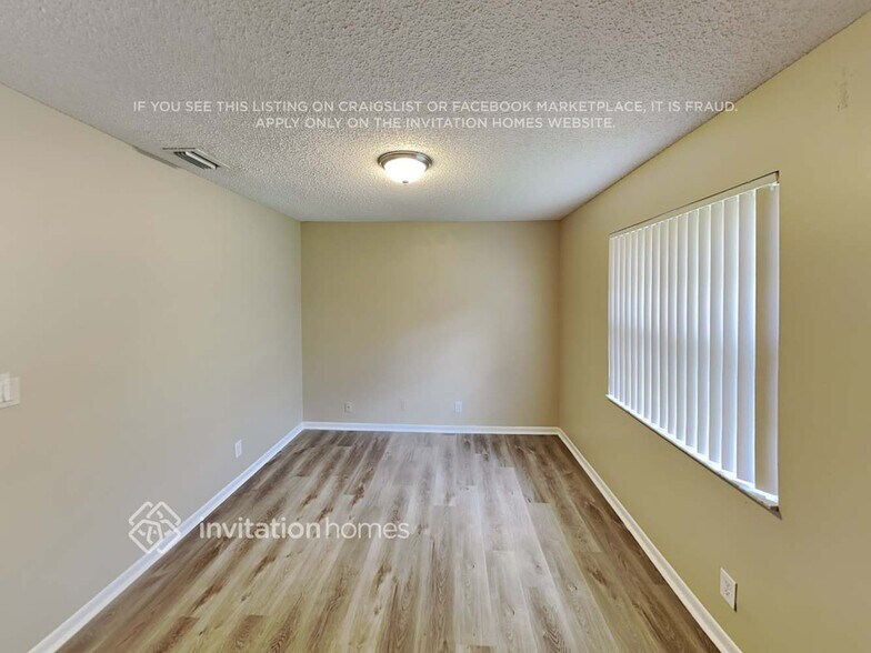 Building Photo - 11440 NW 18th Manor