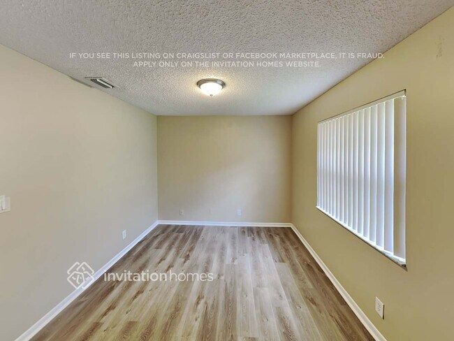 Building Photo - 11440 NW 18th Manor