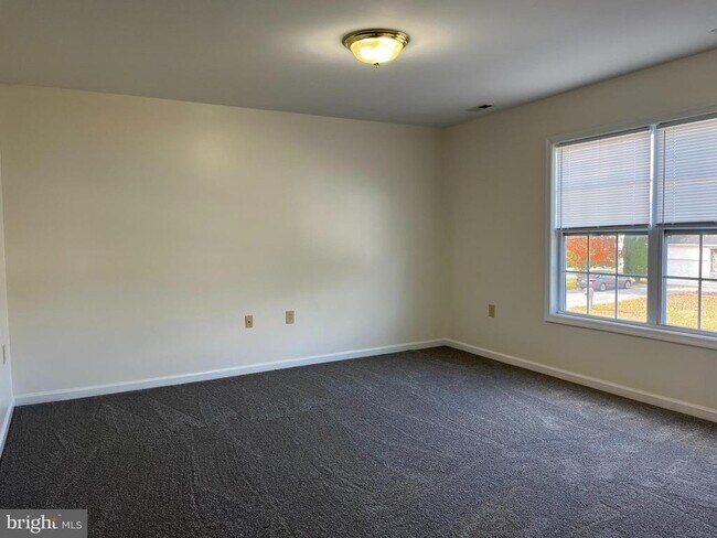 Building Photo - 103 Mango Street