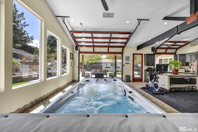 Building Photo - 6015 Stillmeadow Dr